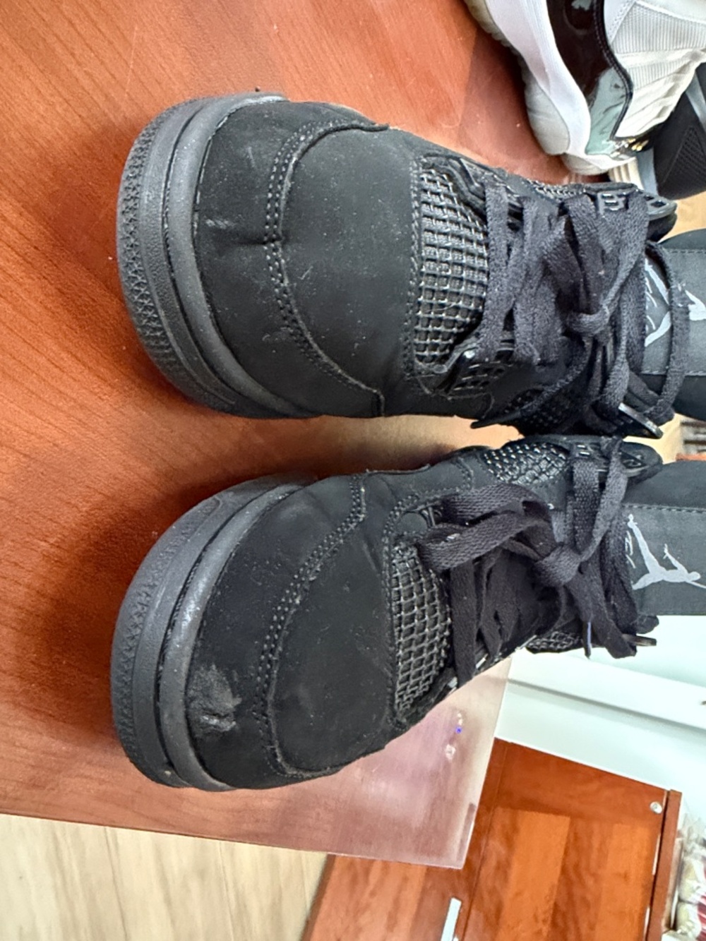 sneakers - Picture 6 of 8